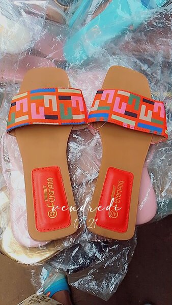 Sandales d'été colorées