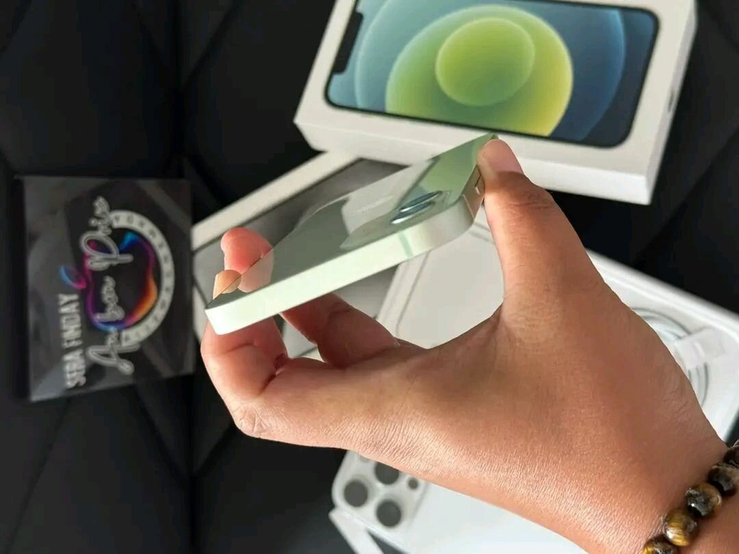 Smartphone vert dernière génération