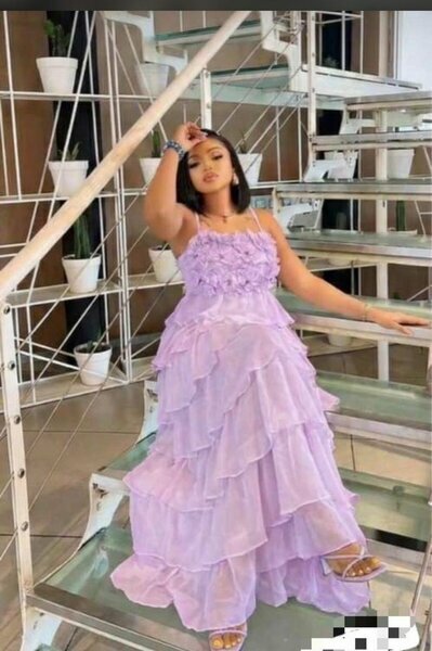 Robe longue à volants lilas