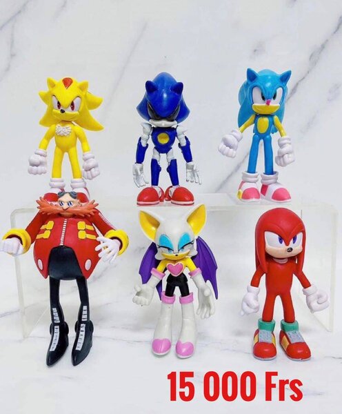 FIGURINES ET GADGETS 