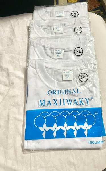 T-shirts Maxiiwaky Blanc