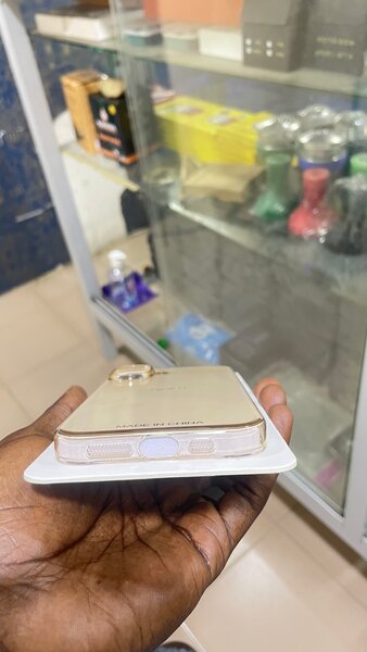 Coque Élégante pour iPhone 17