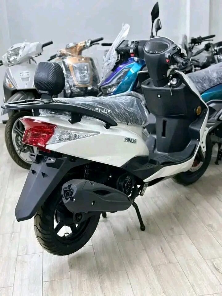 Scooter électrique SINUS blanc