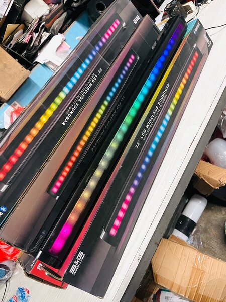 32" LED WIRELESS SOUNDBAR WITH