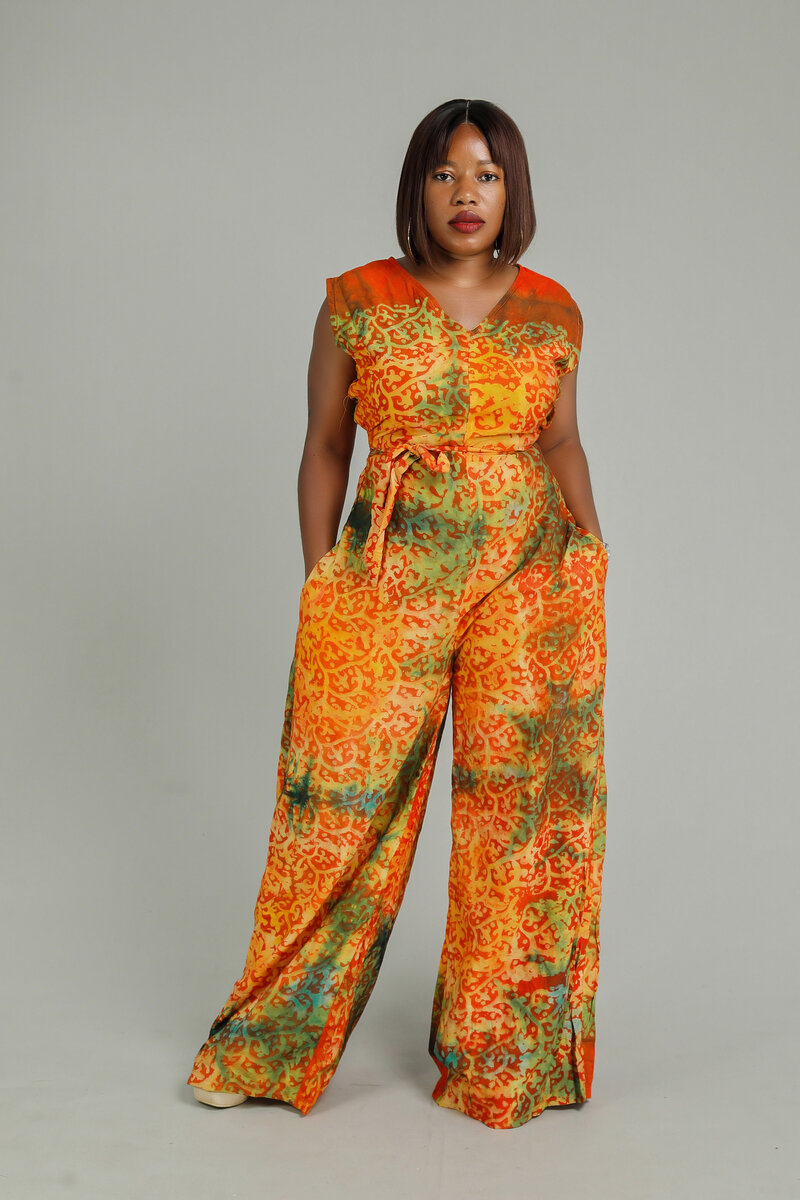 Combinaison élégante en motifs