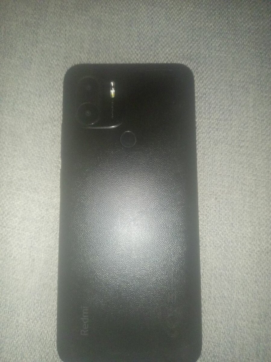 Smartphone Redmi écran fissuré