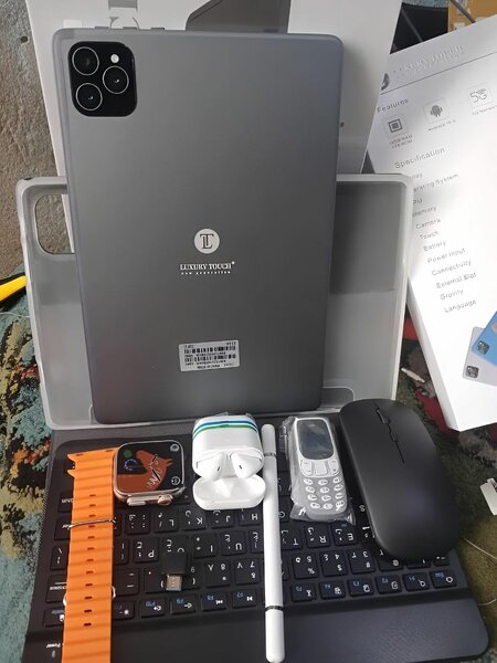 Tablette avec accessoires