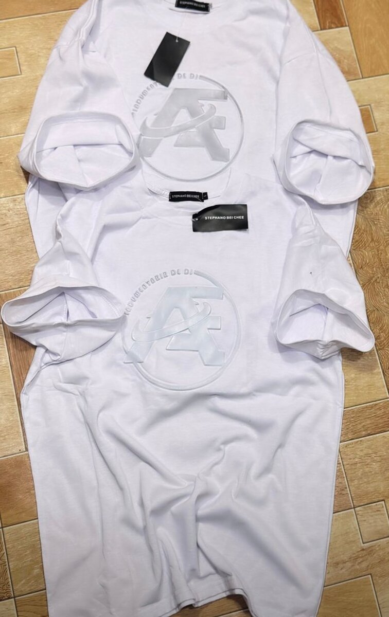 T-shirt blanc tendance unisexe