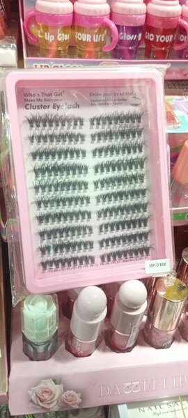 Faux cils en grappe volumineux