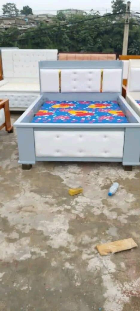 Lit double moderne rembourré