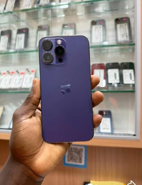 Apple iPhone 14 Pro violet
