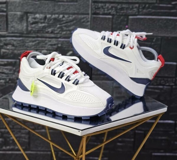 Chaussures Nike blanches pour homme