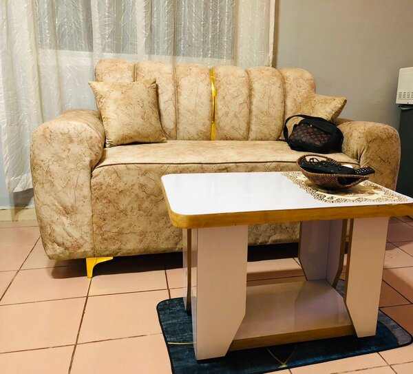 Canapé moderne et confortable