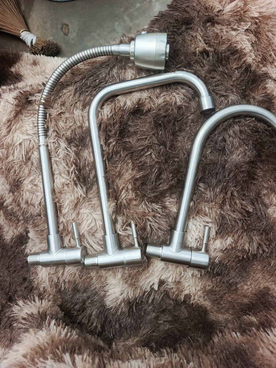 Robinet de cuisine flexible en acier inoxydable