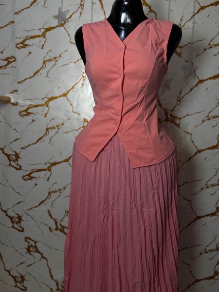 Robe longue sans manches élégante