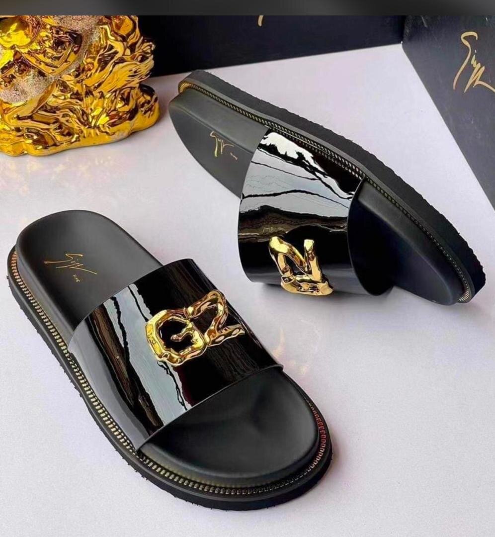 Sandales en cuir noir de luxe