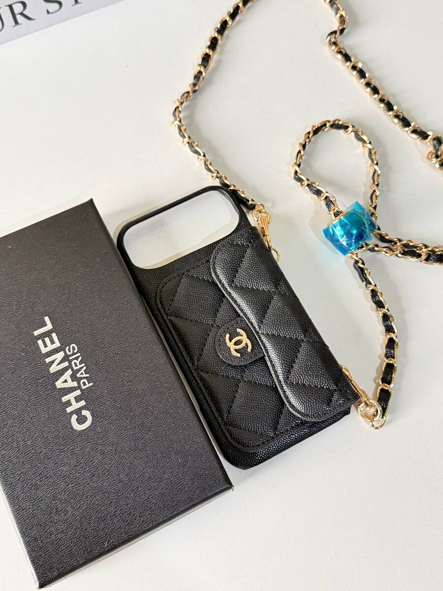 Coque iPhone en cuir Chanel