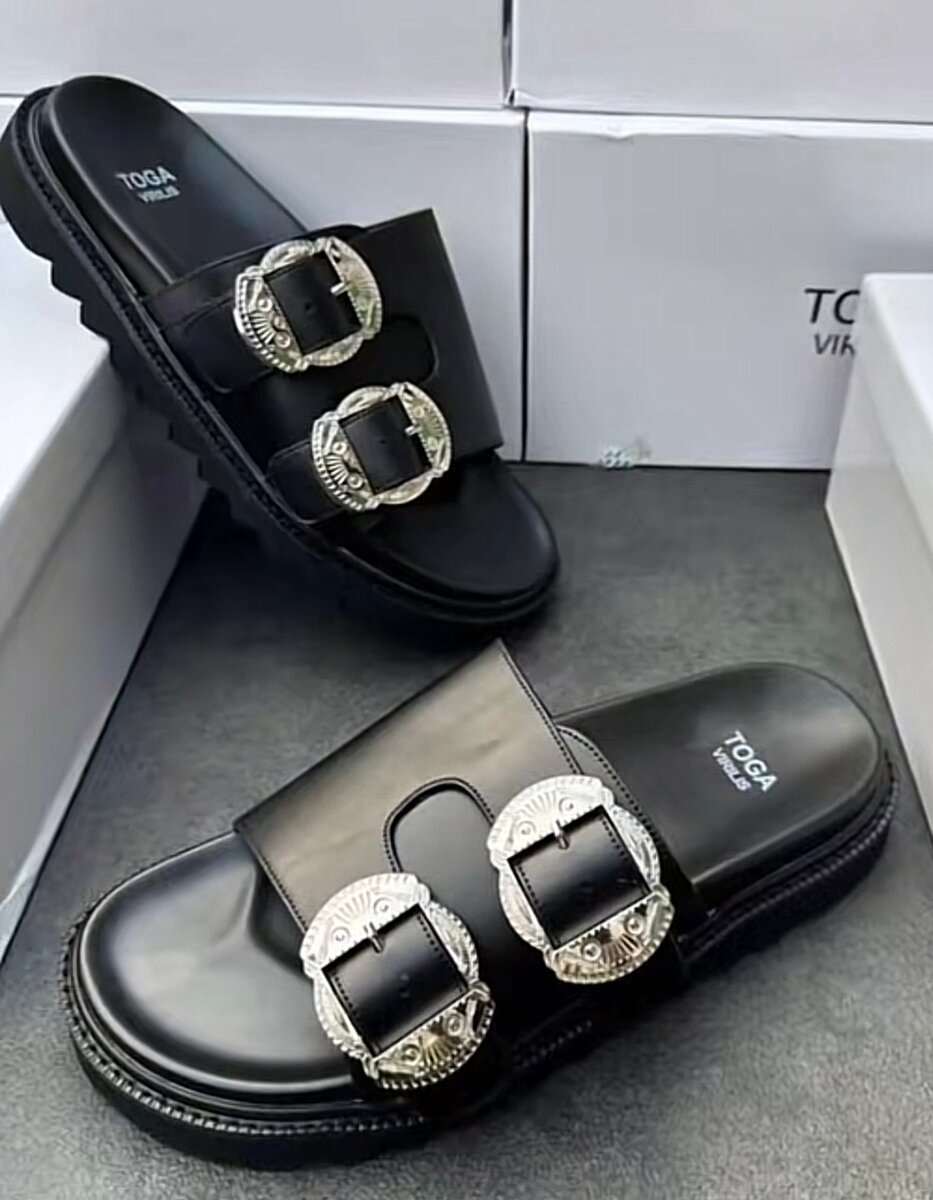 Sandales à boucles tendance