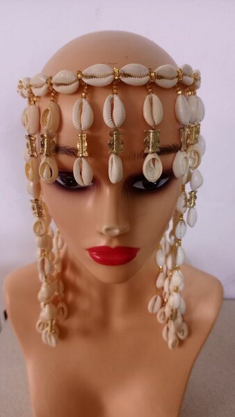 Coiffe en coquillages chic