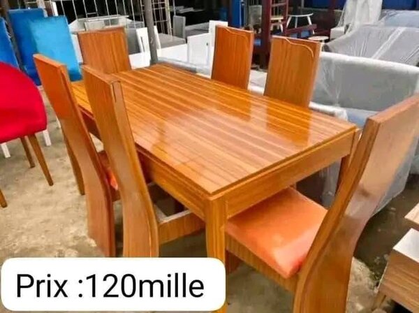 Table à manger en bois