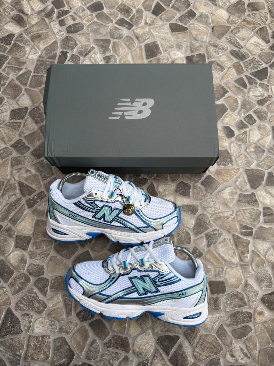 New balance 740