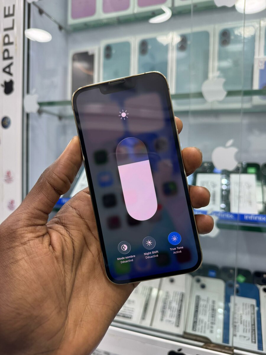 13 pro 128Go Casi neuf retour