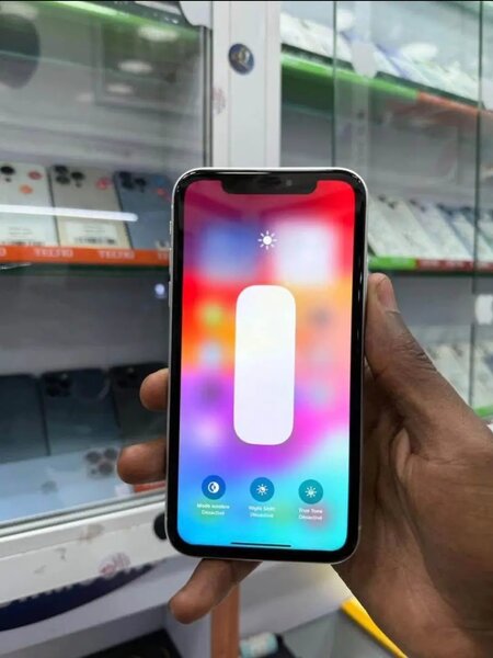 iPhone XR Blanc 64Go Débloqué