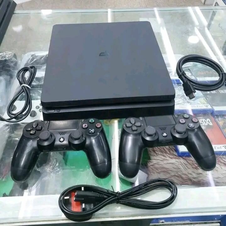 Console de jeux PlayStation 4