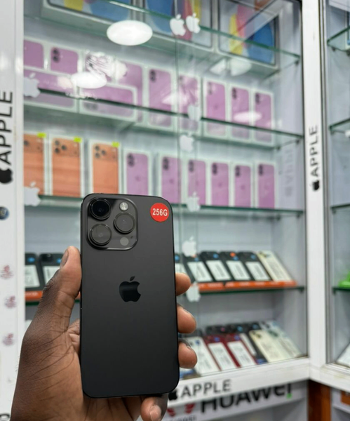 iPhone 14 pro Noir 256 Go