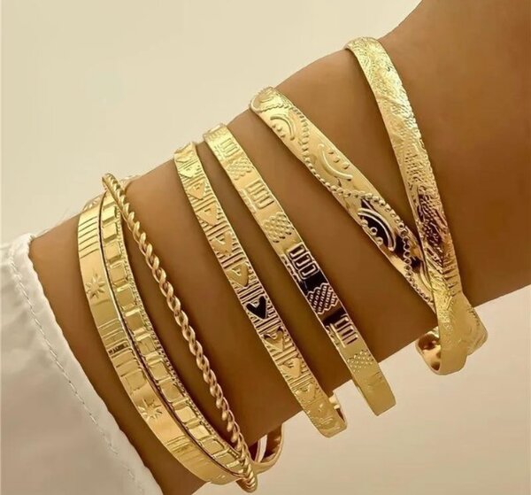 Bracelets dorés ethniques