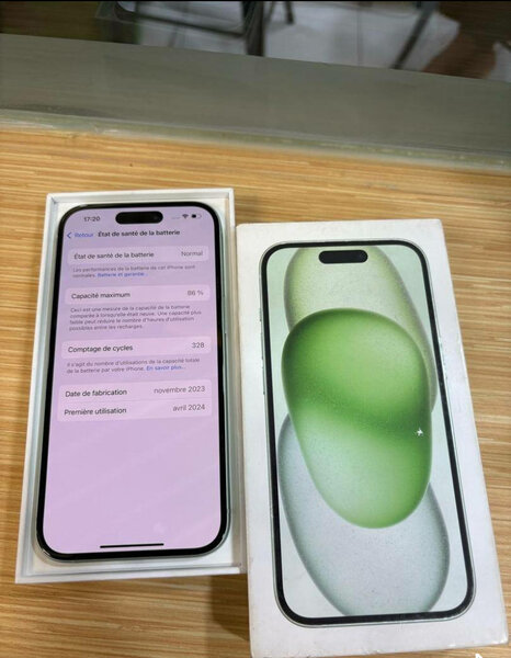 Smartphone moderne avec boîte