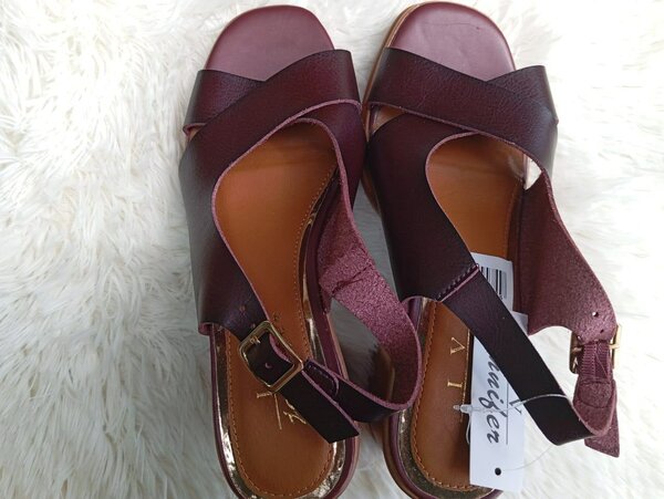 Sandales à talons croisés