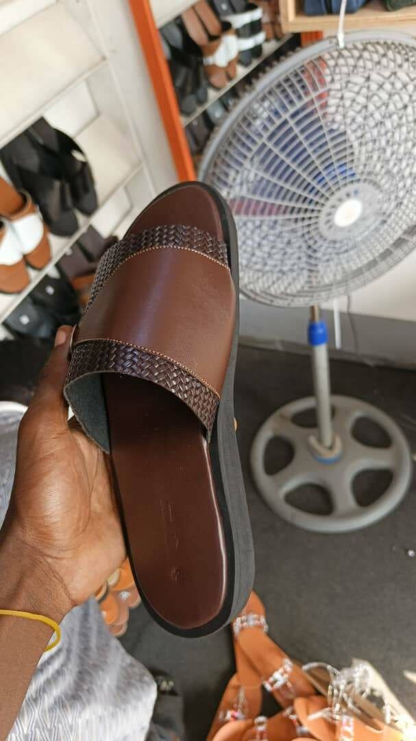 Sandales en cuir tressé