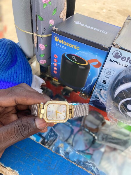 Montre en acier inoxydable élégante