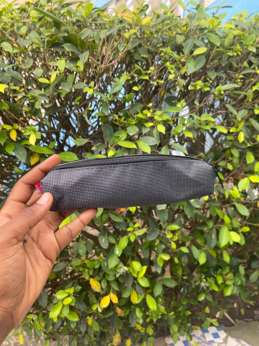 Trousse à crayons colorée