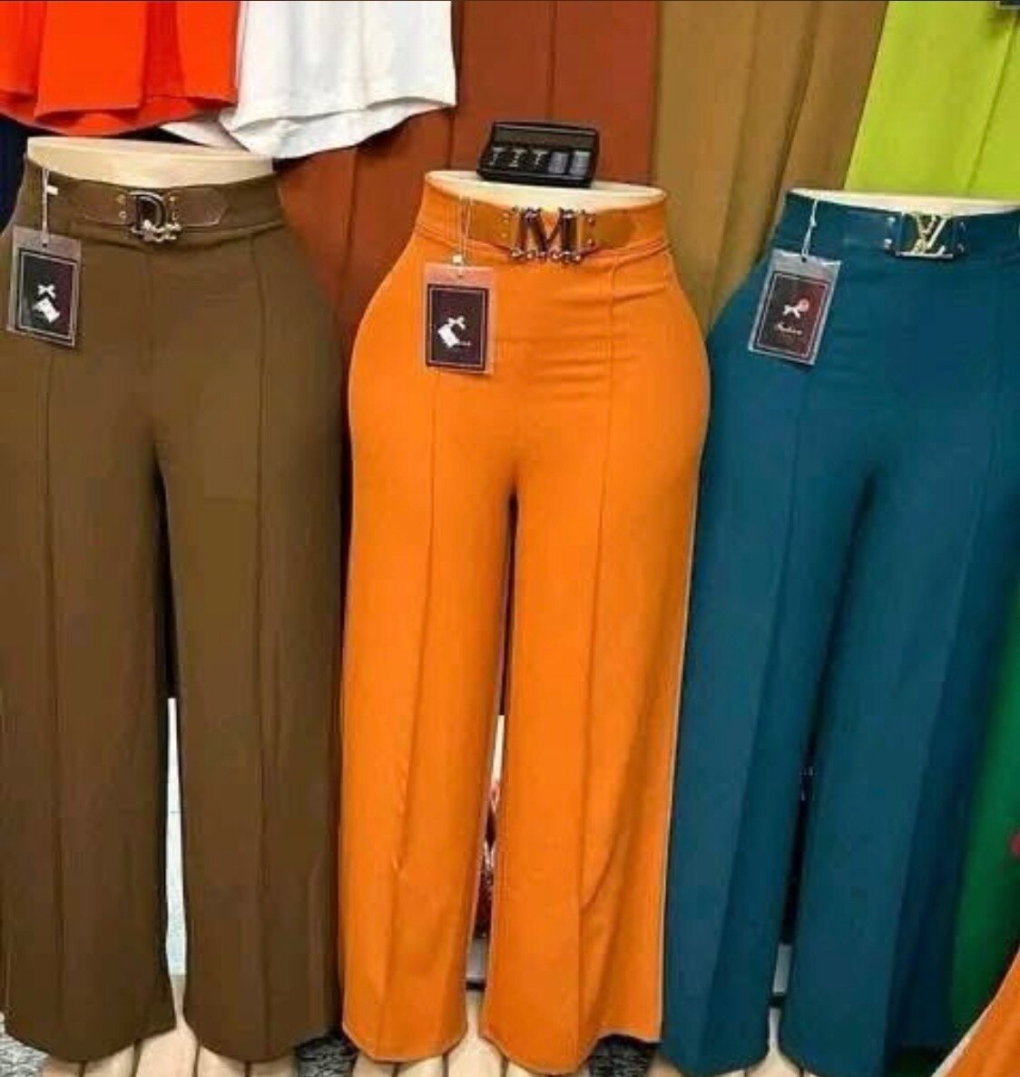 Pantalons larges avec ceinture