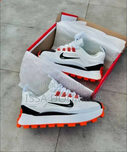 Baskets modernes blanches Nike