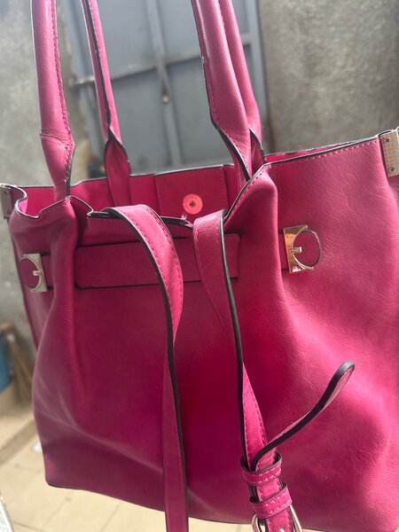 Sac à main fuchsia élégante