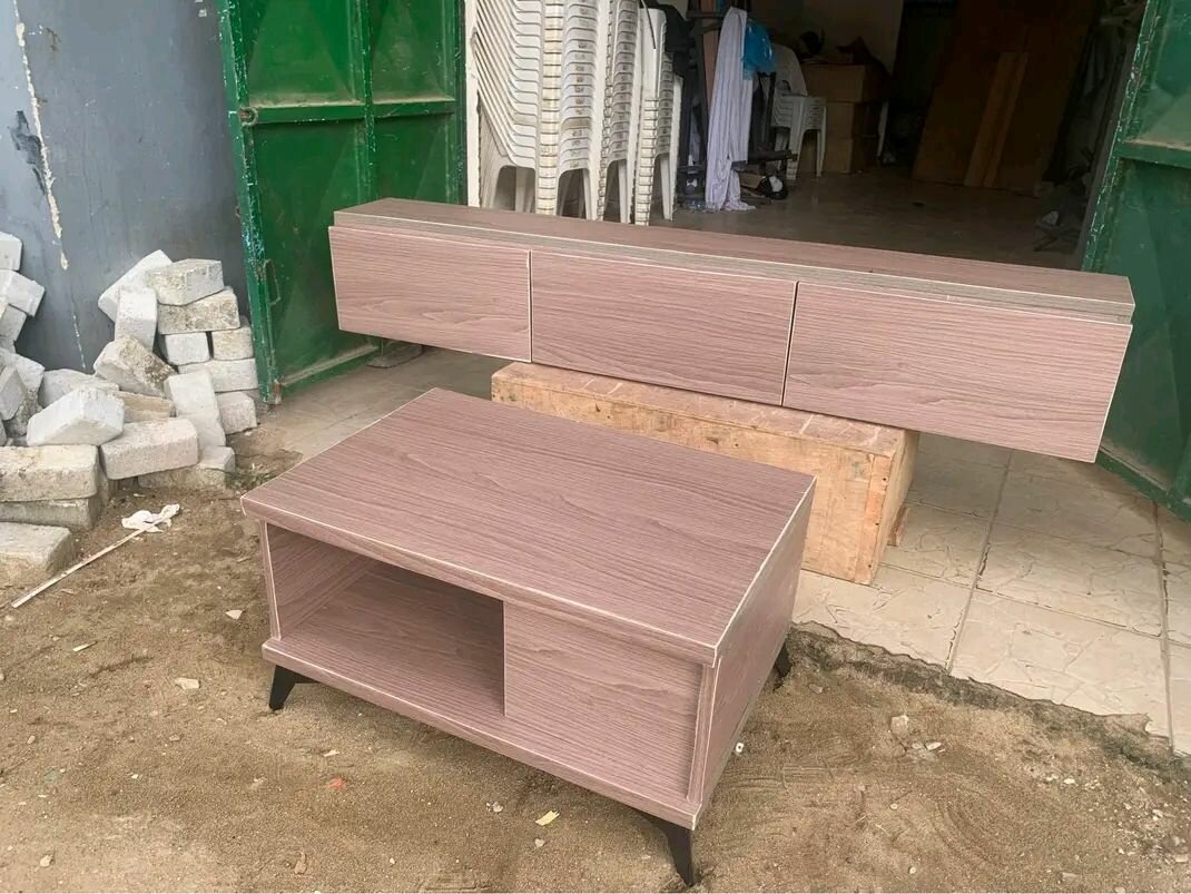 Table TV moderne en bois