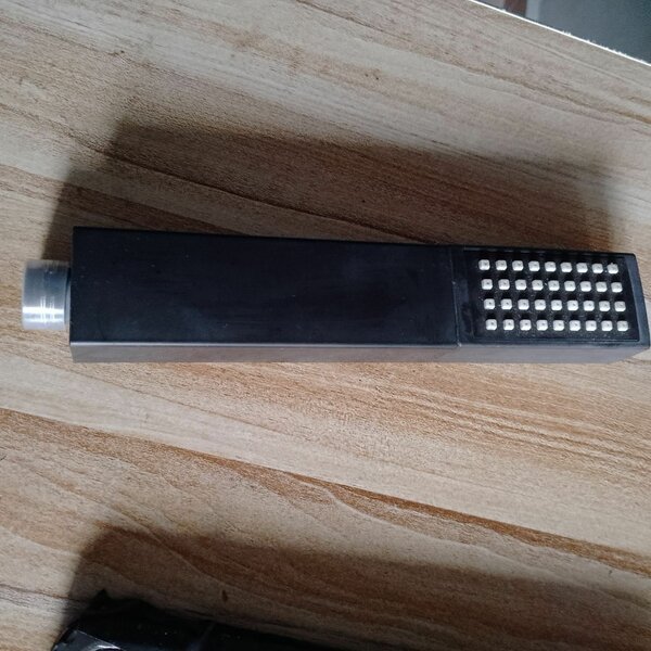 Douchette LED moderne noire