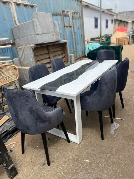 Table de salle à manger moderne