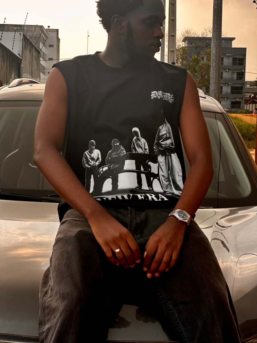 NO RISK NO STORY Tee