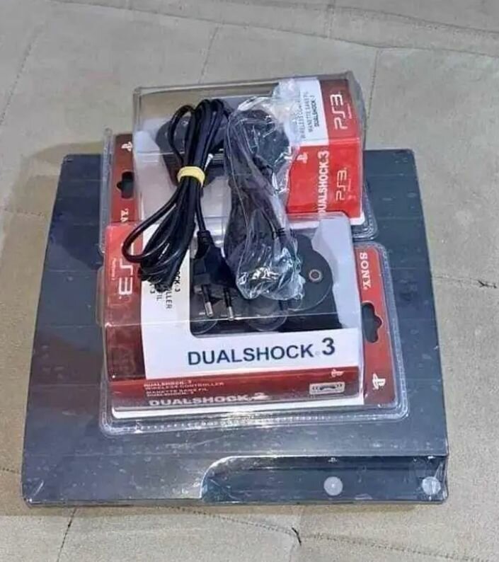 Console PS3 avec Manettes