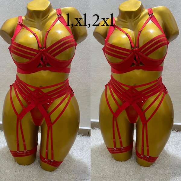 Ensemble de lingerie rouge sexy