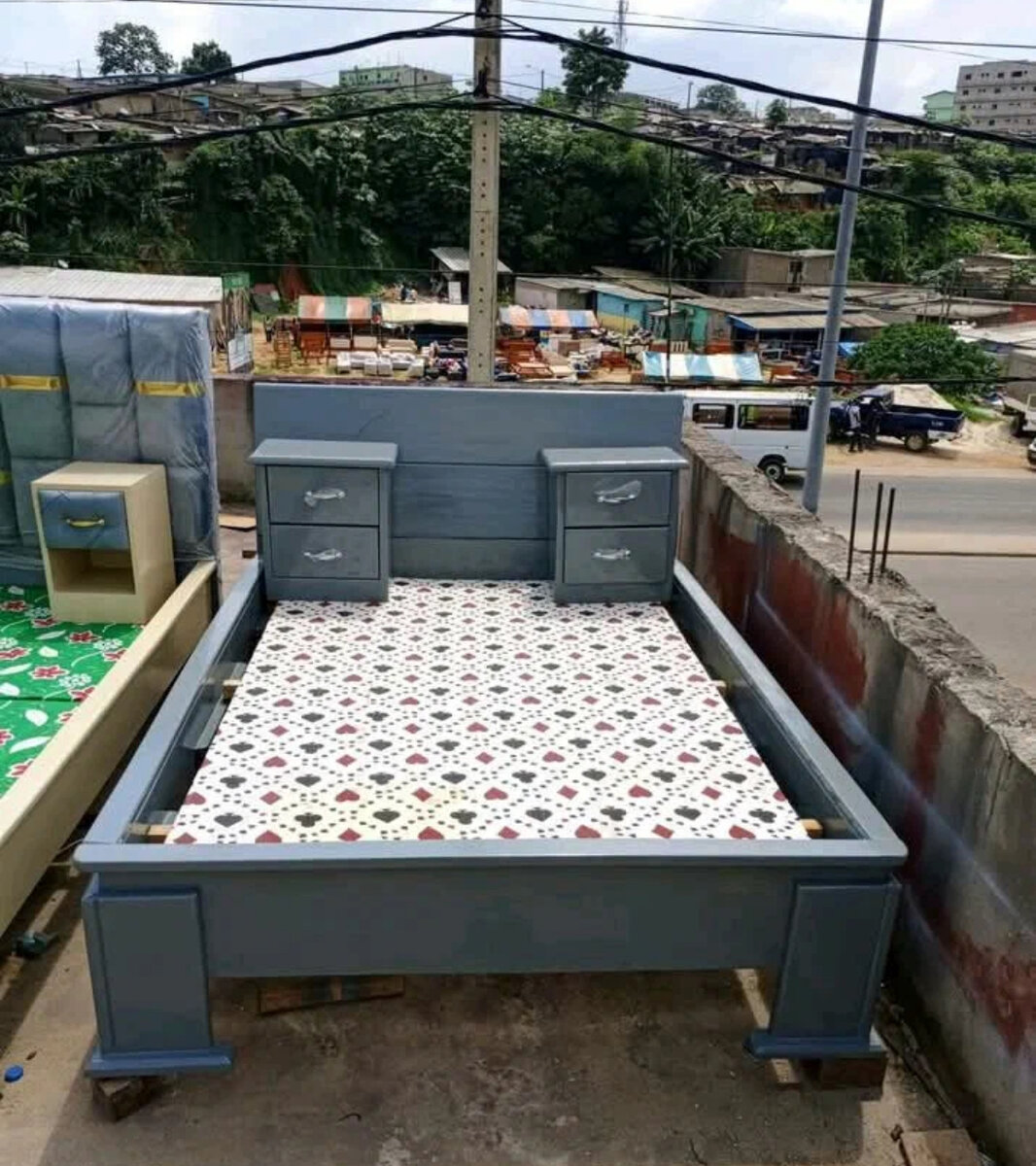 Lit moderne avec rangements