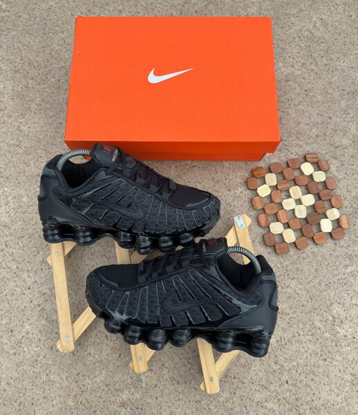 Chaussures de sport noires Nike