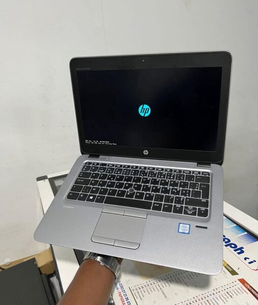 HP EliteBook 820 G3 CORE i3
