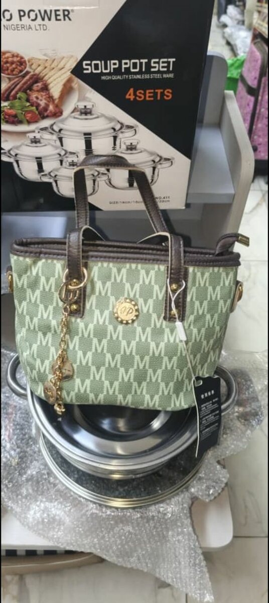 Sac à main élégant en toile