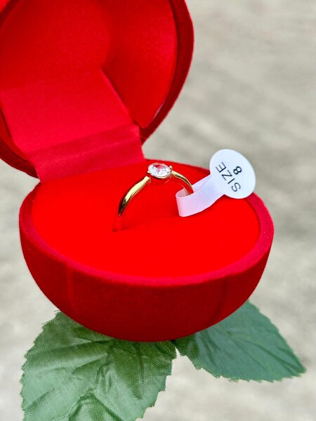 Bague en or avec diamant