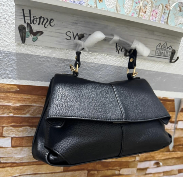 Sac à main en cuir noir